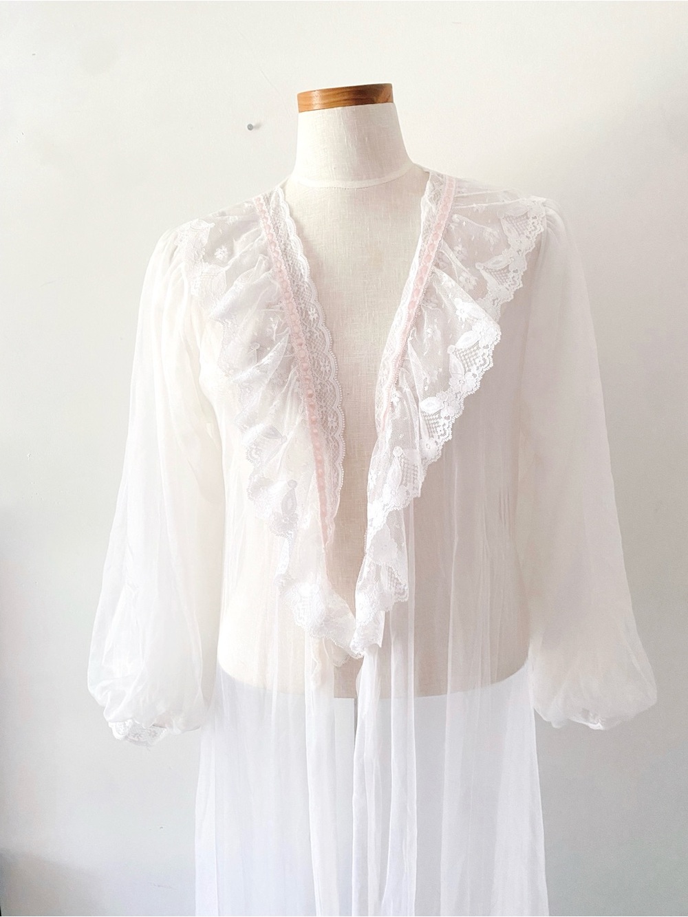 Vintage SLUMBER SUZY Delicate White Lace-Trim Sheer Maxi Robe Peignoir